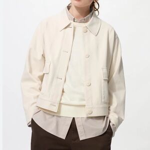 Uniqlo Relaxed Jacket in off-white Women's Cream Jacket